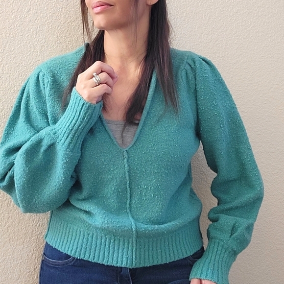 Free People | Emerald Aura | Slouchy V-neck Sweater - Picture 4 of 11